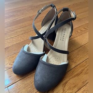 Journee Collection Foster Grey Heels